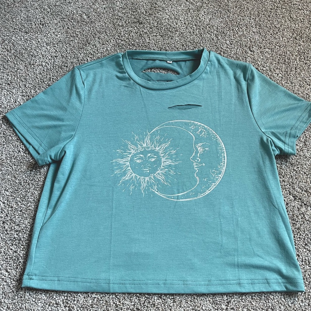Sun & Moon Graphic slight cropped tee
